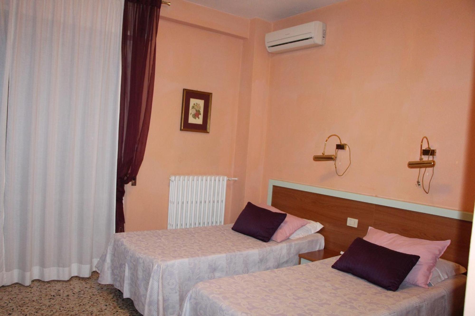 Hotel San Donnino Fidenza Buitenkant foto