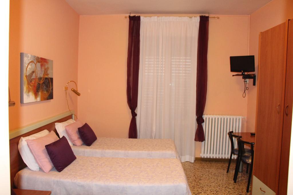 Hotel San Donnino Fidenza Buitenkant foto